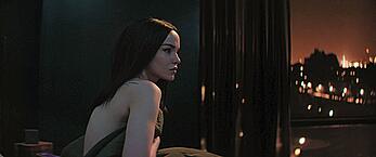 Actress - Dove Cameron: Movie - 56 Days